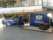 Мобільний виставковий стенд Brand Wall для магазину Boggi
