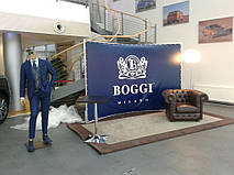 Мобільний виставковий стенд Brand Wall для магазину Boggi