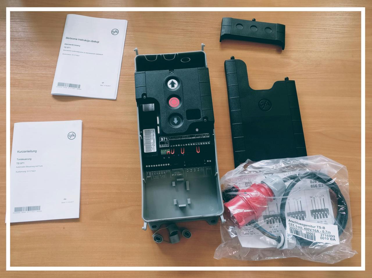 Блок управління автоматикою в секційних воротах GFA TS 971