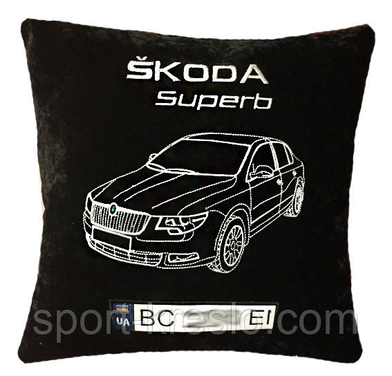 Автомобильная подушка с вышивкой силуэта логотипа машины - фото 8 - id-p480555334