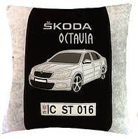 Автомобильная подушка с вышивкой силуэта Вашего авто