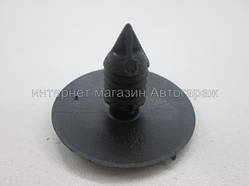 Кліпса кріплення передніх підкрилок (чорна круглий вхід) на Рено Трафік 01-> — Romix - 7703077225