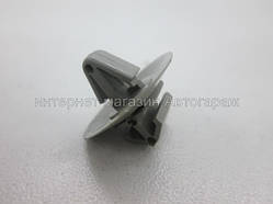 Кліпса кріплення молдинга на Рено Трафік 01-> — ROMIX 71187