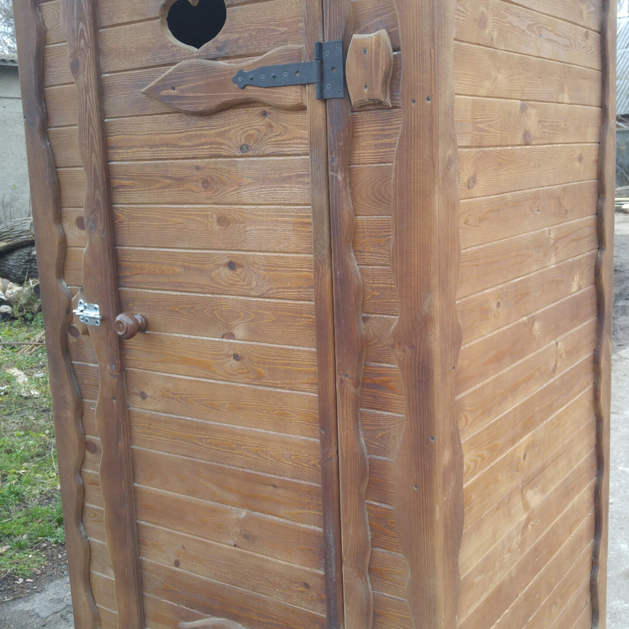 Туалет дерев'яний дачний