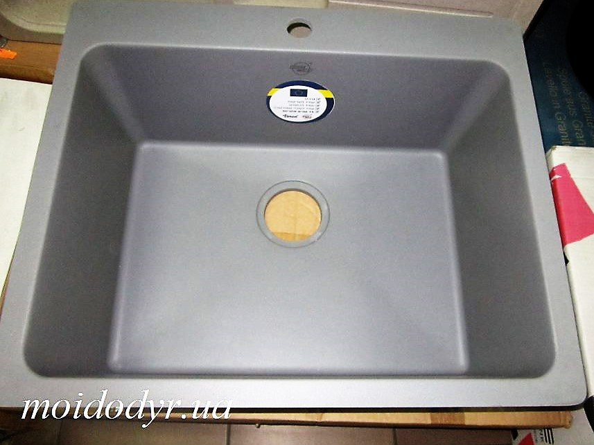 Мийка кухонна врізна гранітна в один рівень із стільницею Vered D-1002 Grey Granit
