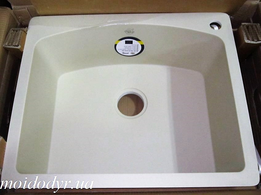 Мийка кухонна врізна гранітна в один рівень із стільницею Vered D-3001 Vanila Granit