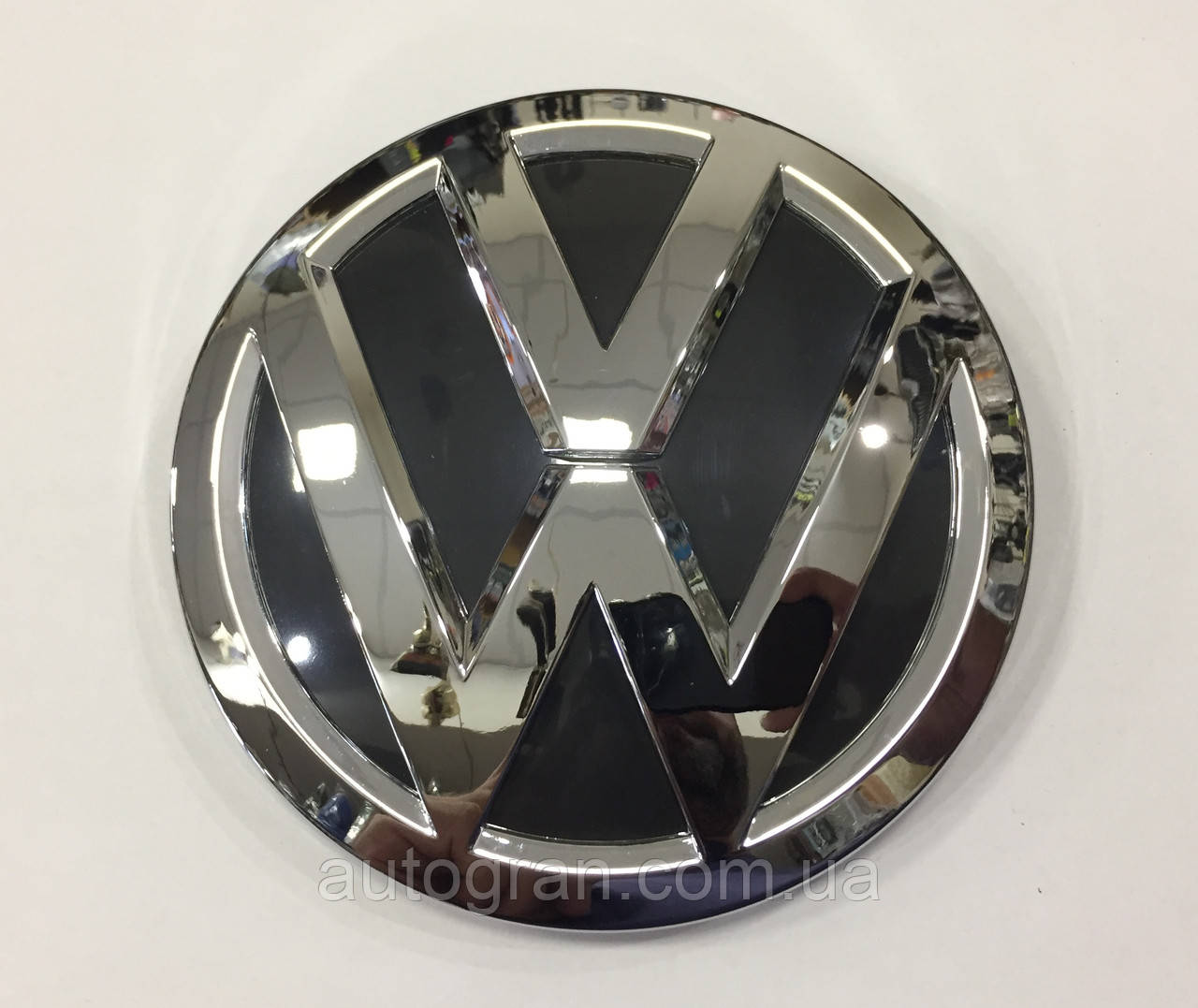 Емблема решітки радіатора VW Volkswagen Passat B8 3GD853601B