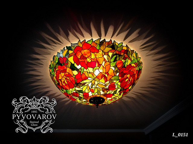 Стельова люстра в стилі Тіффані