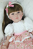 Лялька реборн Адора 65 см дорогому красивому платті, фото 3