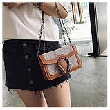 Маленька жіноча сумочка з екошкіри на ланцюжку коричнева, товар з дефектом, фото 3