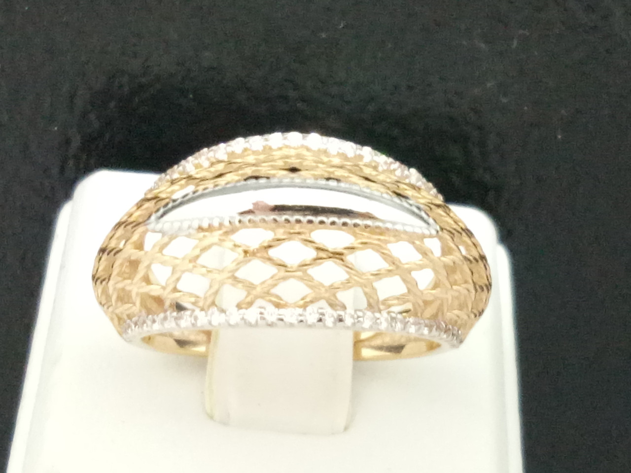 Золоте кільце з фіанітами. 380107 18,5, фото 1