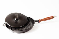 Сковорода гриль чавунна, емальована з дерев'яною ручкою і пресом. d=260мм, h=40мм, матово-чорна