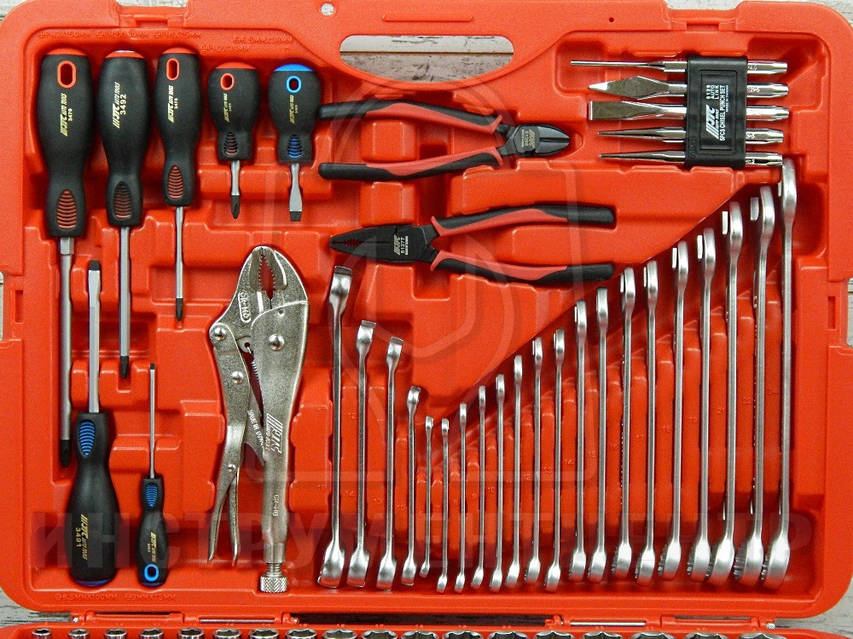Набор инструментов JTC H156C-R72 (156 предметов) здесь дешевле.