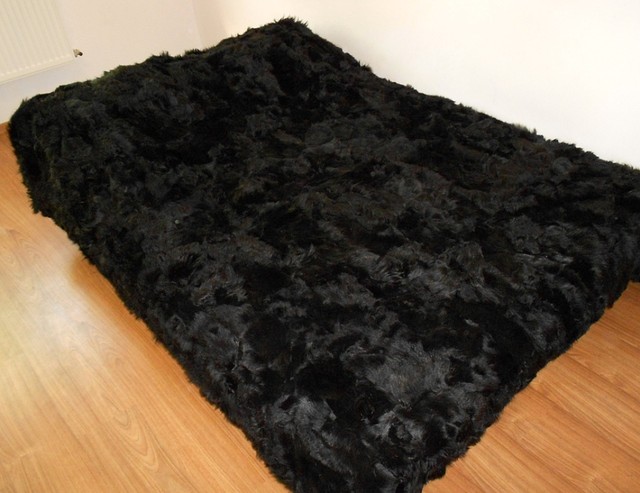 Хутряне покривало з козлика