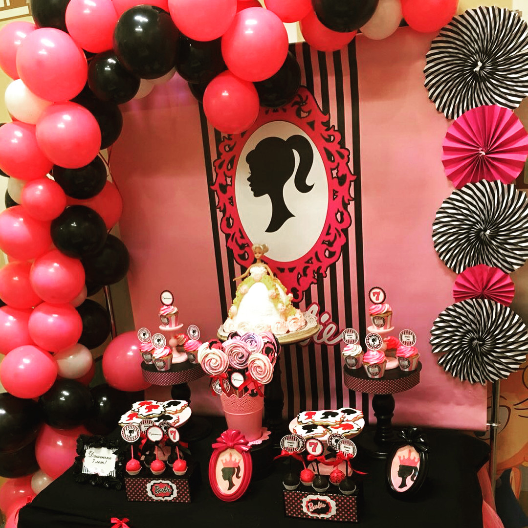 CANDY BAR В СТИЛІ БАРБІ