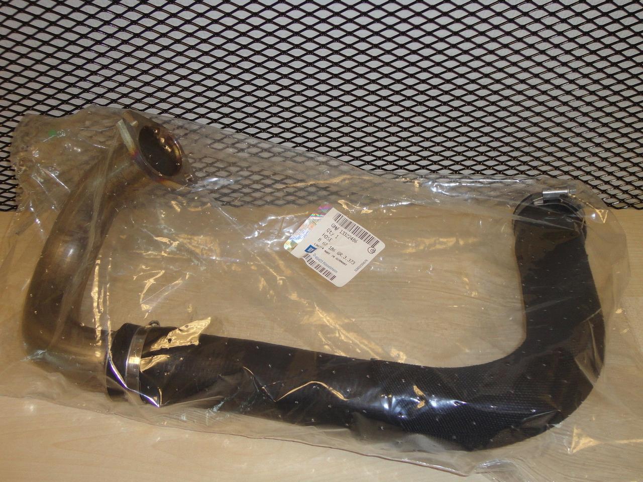 Патрубок інтеркулера впускний GM 13322486 A17DTJ A17DTR Z17DTJ Z17DTR OPEL Astra-H Zafira-B