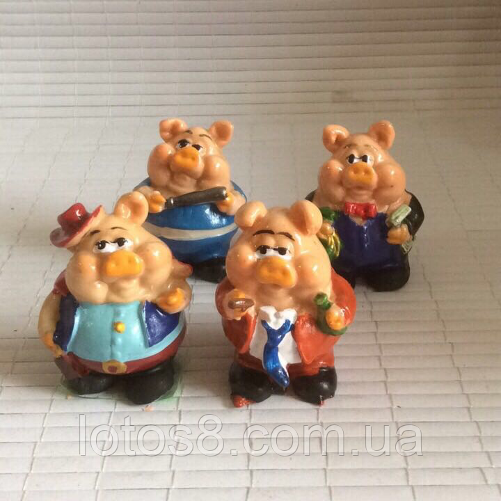 Статуетка свинка бос
