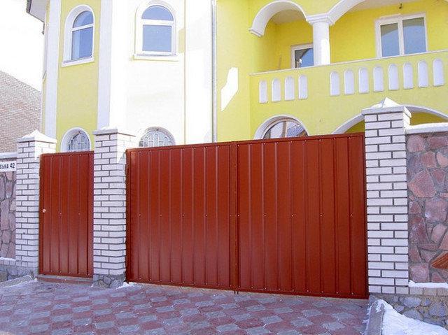 Розпашні ворота 4000х2000 заповнення профлісом