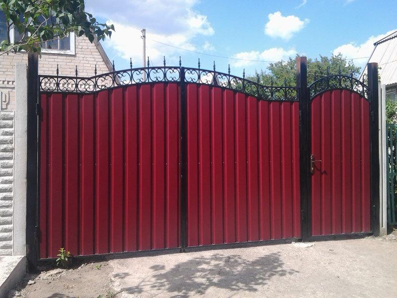 Розпашні ворота 4500х2000 заповнення профлісом