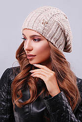 Модна жіноча тепла в'язана шапка-біні з візерунками колір капучіно