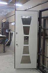 Двери ТМ "Портала", модель "Филадельфия" - внутри с зеркалом