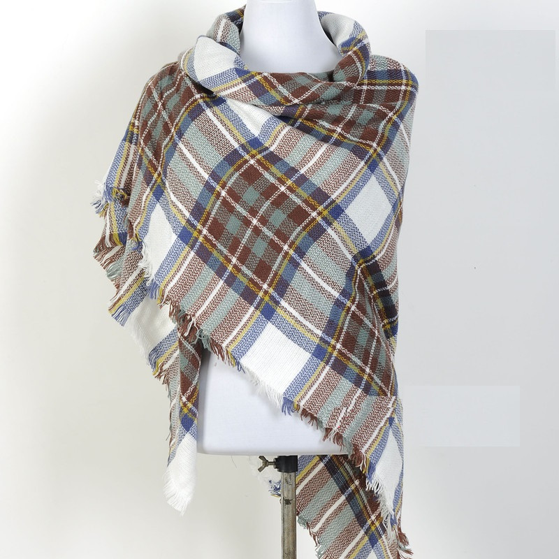 Палантин женский теплый комбинированного цвета в клетку купить со ...
