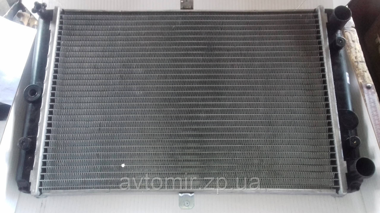радиатор охлаждения двигателя 2115
