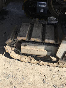 Траки гусениць на фрезі дорожній BOMAG 2000 1