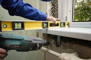 Встановлення установка монтаж підвіконня ПВХ