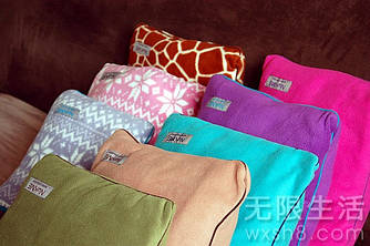 Ковдра-халат на ґудзиках Снагі складається в подушку (Snuggie) гірчичний