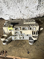 Блок реле та запобіжників правий Lexus LS 430 б/у