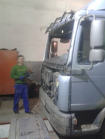 Изготовление и замена лобового стекла на грузовике MAN TGL 8.180 в Никополе (Украина) 5