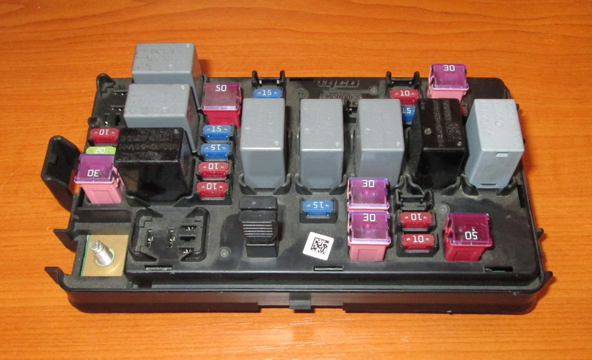 Купить Блок предохранителей под капотом Шевролет Авео, цена 1646 грн ...