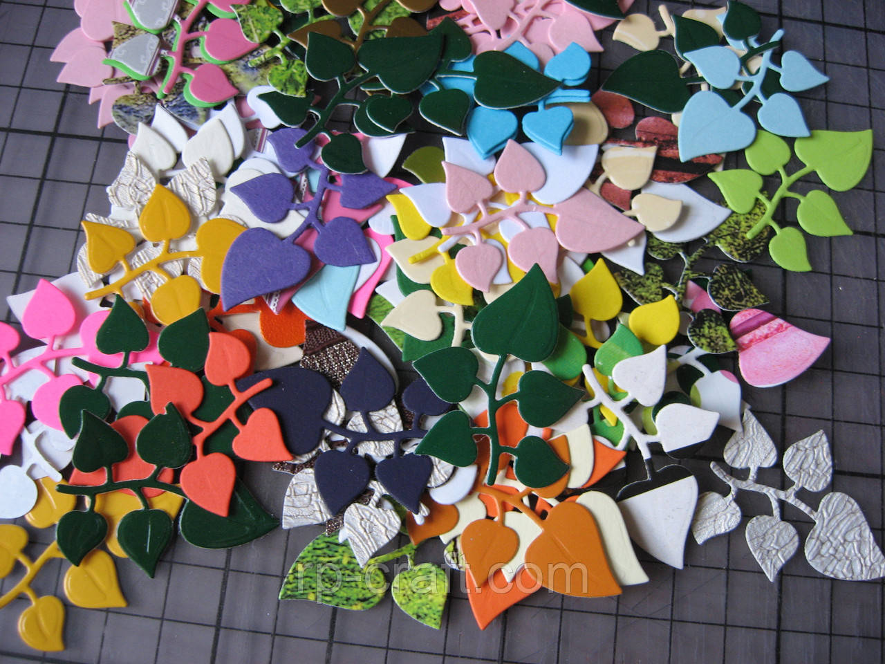 Набір висічок з паперу та картону. П'ять листочків, 20 штук, 32х41 мм, фото 1