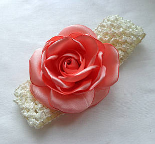 Пов'язка на голову для малюків і підлітків з квітами з тканини ручної роботи "Троянда Евелін"