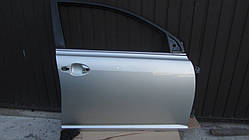 Двері передні права Toyota Avensis T250 2003-2008 6700105050