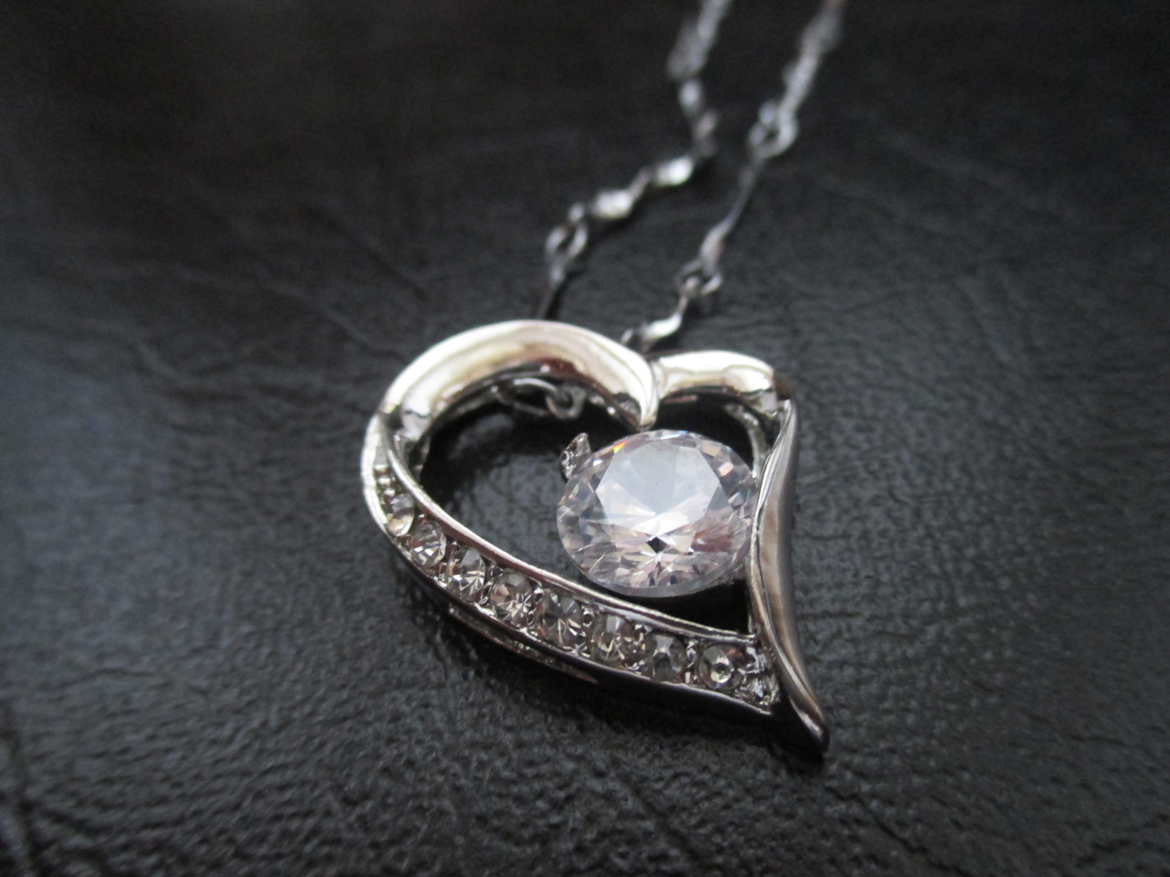 Підвіска "White Heart"