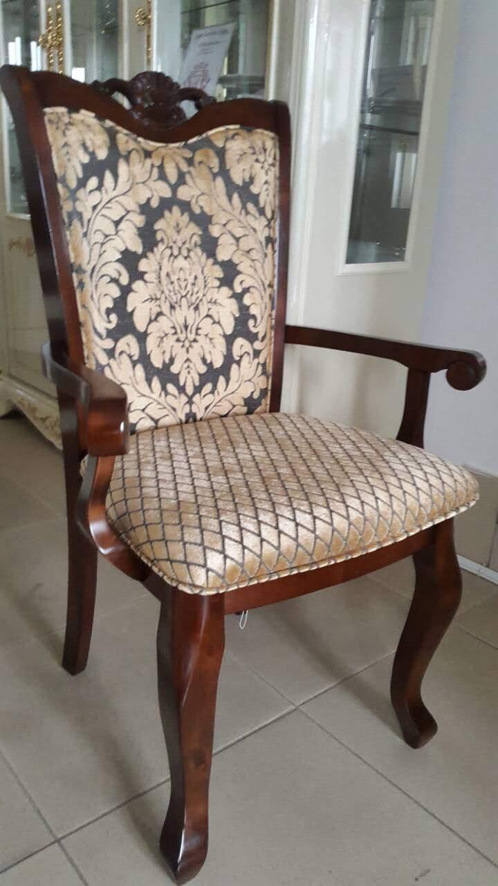 Стілець обідній з підлокітниками для вітальні або кухні в класичному стилі Лісабон Sof, колір вишня