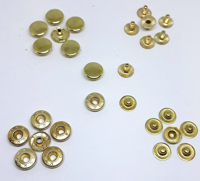 Кнопка Альфа 12.5 мм золото