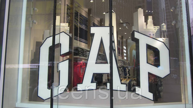 Нью-Йорк,спортивный магазин Gap Раздел Женские спортивные костюмы - фото teens.ua - Нью-Йорк,спортивный магазин Gap