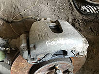 Суппорт передній правий Ford Focus 04-08 б/у