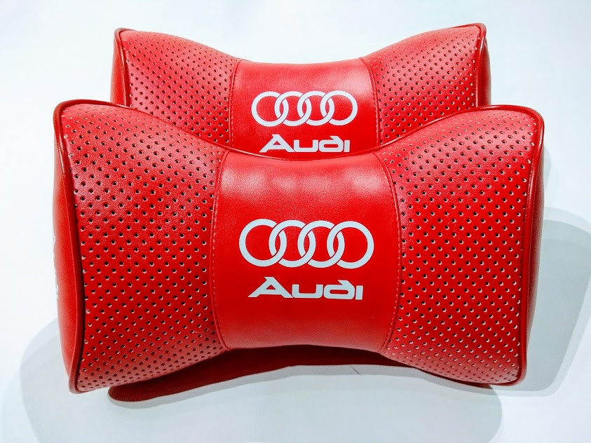 Подушка на підголовник в авто Audi червона 1 шт