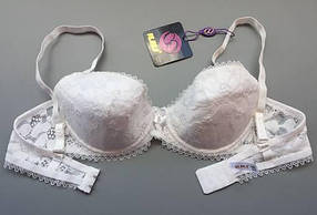 Бюстгальтер поролон із мереживним візерунком