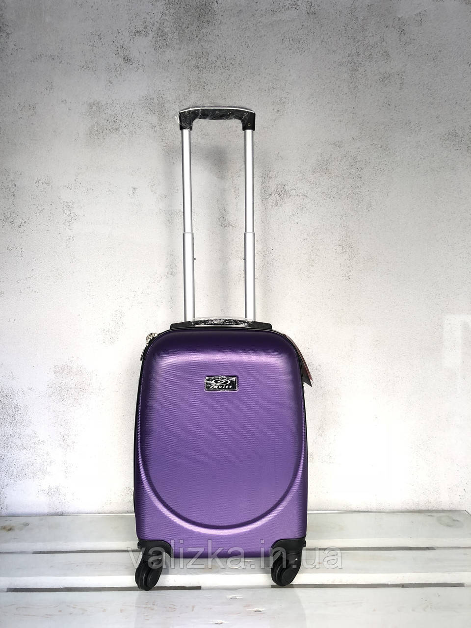 Пластиковий чемодан на 4-х колесах розміру S - малий, для ручної поклажі фіолетовий Польща