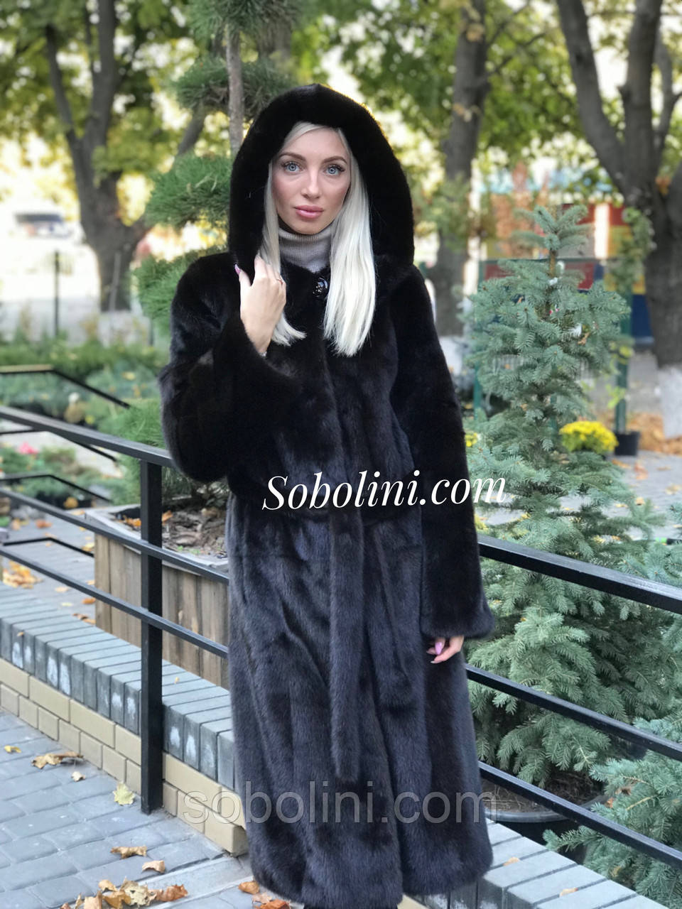 Шуба норкова з капюшоном, довжина 110 см