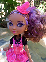 Сидар Вуд Чайна вечірка (Cedar Wood Hat Tastic Party)