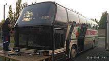 Производство и замена лобового стекла триплекс на автобусе Neoplan 117 Spaceliner  в Никополе (Украина). 1