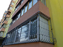 Решетки на окна выпуклые луковица 4