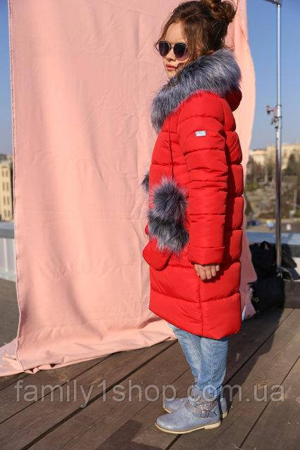 Зимняя куртка для девочки с меховыми помпонами и оригинальными съемными варежками. - фото 2 - id-p577005949