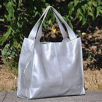 Красивая кожаная женская сумка Mesho серебряная